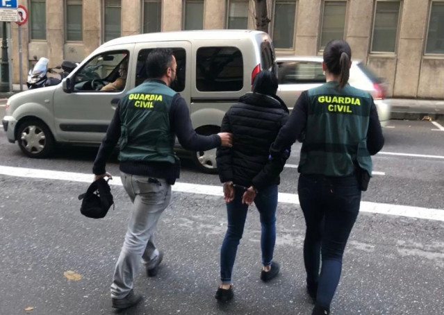 Vecina de Vigo detenida tras haber sustraído dinero de la cuenta bancaria de un septuagenario para el que trabajaba y que apareció muerto en su domicilio de Sober (Lugo).