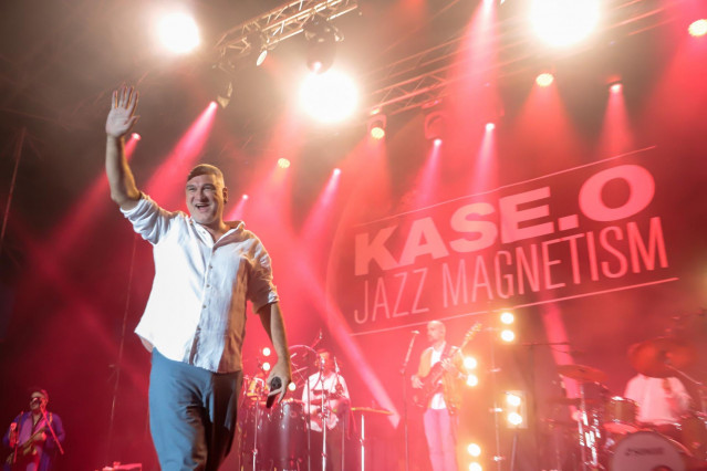 Archivo - El rapero Kase.O, durante un concierto en el festival SonRías Baixas, a 7 de agosto de 2021, en Bueu, Pontevedra, Galicia (España). Este año el festival SonRías Baixas se celebra del 3 al 8 de agosto con su protocolo Covid propio. De este modo,