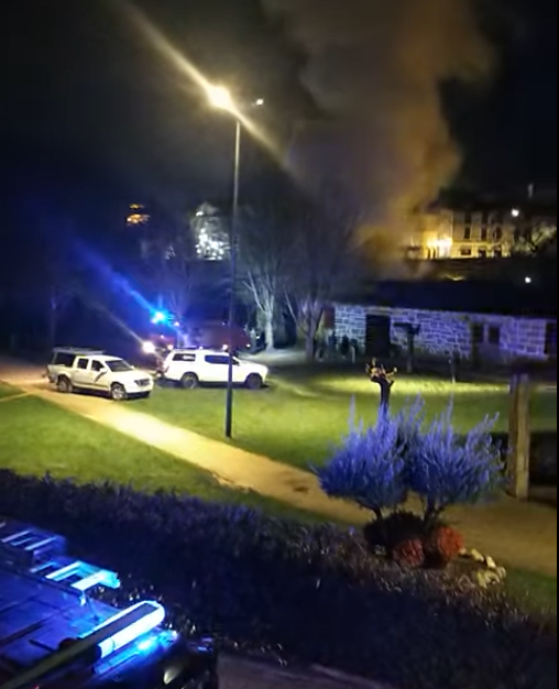 Incendio en el Museo do Coiro de Allariz en un vu00eddeo de Alejandro Pellu00f3n