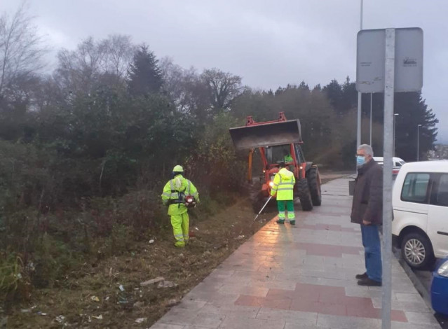 Tareas de desbroce en los alrededores del HULA