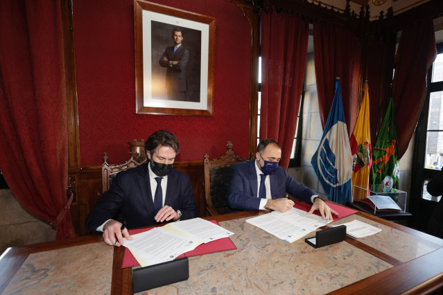 Firma convenio Ayuntamiento de Vilagarcía y Consellería de Sanidade