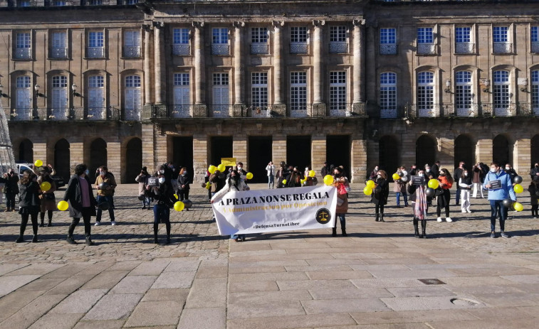 Manifestación en el Obradoiro de #DefensaTurnoLibre para reclamar la retirada de la reforma sobre la iterinidad