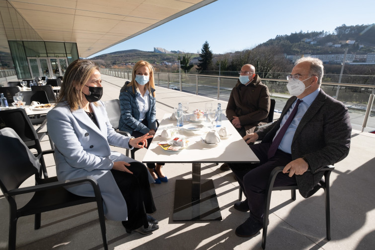 La estación intermodal de Santiago este su nueva cafetería, 'O Balcón das Brañas', a la espera del AVE