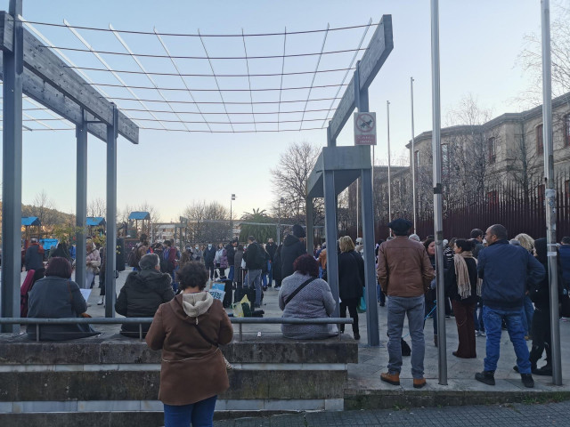 Manifestación convocada por colectivos negacionistas en Santiago de Compostela.