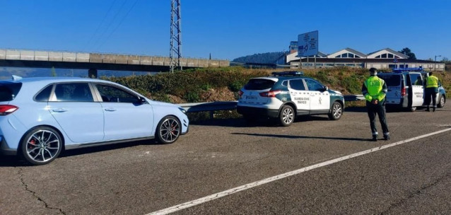 Investigado un vecino de Vigo de 29 años por circular a 230 kilómetros por hora en Ribadavia (Ourense)