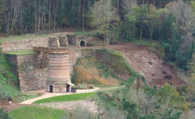 A Pontenova se prepara para inaugurar sus más de 300 metros de tirolina, la más grande de Galicia, a 70 metros de altura