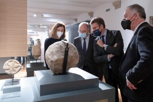 Feijóo visita la ampliación de salas del Museo do Pobo Galego.