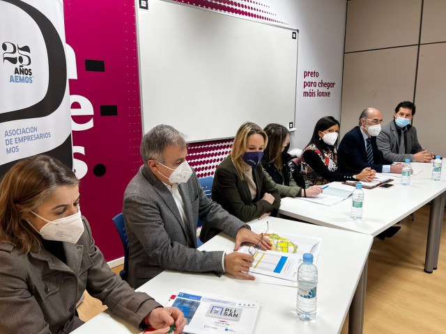 Xunta y Puerto de Vigo se reúnen con empresarios de Mos y Cabral para ofrecerles suelo en la Plisan.