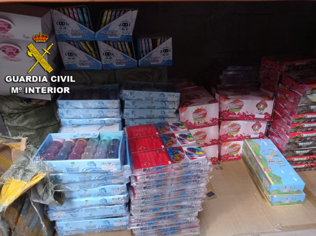 Guardia Civil retira de la venta 1.500 juguetes en la provincia de Pontevedra por no cumplir la normativa de seguridad.