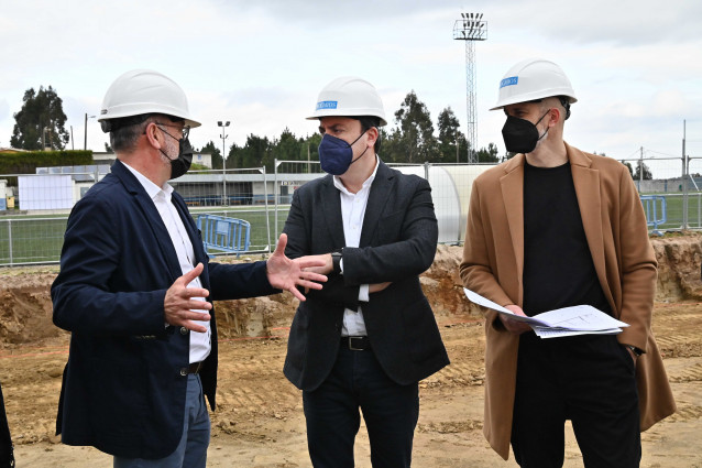 El presidente de la Diputación de A Coruña, Valentín González Formoso, visita Cambre.