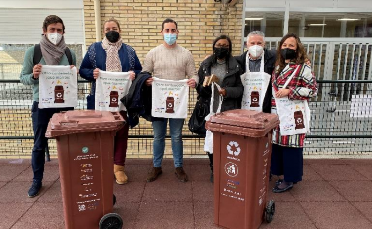 Los contenedores marrones aterrizan en los colegios de Ourense de la mano del proyecto Ecoval Sudoe