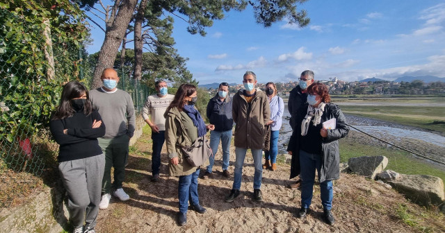 Visita de lso responsable del BNG a la Foz del Miñor.