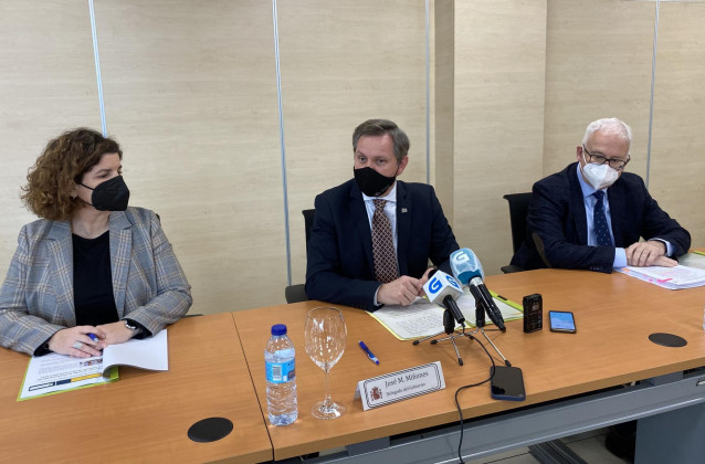 El delegado del Gobierno en Galicia, José Miñones, en una rueda de prensa en la sede de la Seguridad Social en Santiago