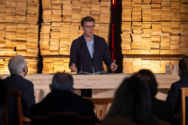 El presidente de la Xunta, Alberto Núñez Feijoo, interviene en el acto.