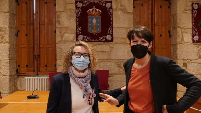 Ana Pontón en su visita al Concello de Ponteareas.