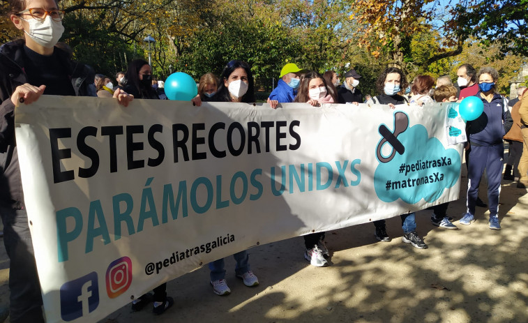 De Sarria a la Praza do Obradoiro a pata para denunciar la falta de pediatras y matronas en Galicia