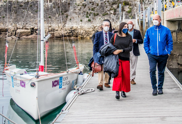La conselleira de Emprego e Igualdade, María Jesús Lorenzana, visita el Monte Real Club de Yates de Baiona (Pontevedra).