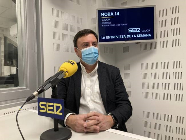 El secretario xeral del PSdeG, Valentín González Formoso, en una entrevista en la Cadena Ser.