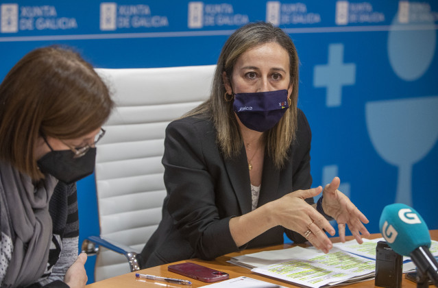 A conselleira de Infraestruturas e Mobilidade, Ethel Vázquez, e a directora de Augas de Galicia, Teresa Gutiérrez, ofrecen unha  rolda de prensa para informar sobre a situación dos sistemas de abastecemento na Demarcación Hidrográfica Galicia-Costa.
