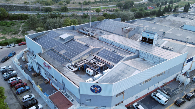 Archivo - El Grupo Nueva Pescanova instala dos nuevos parques solares en sus fábricas de Valencia.