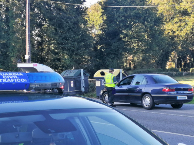 Control de tráfico de la Guardia Civil en la provincia de Lugo.
