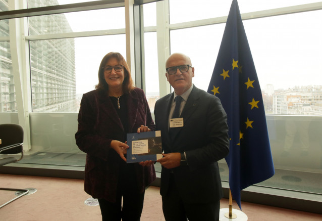 Baltar participa en una visita a Bruselas.