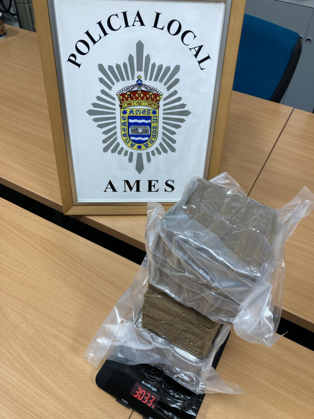 3 Kilos De Hachís Incautados Por La Policía Local De Ames En O Milladoiro