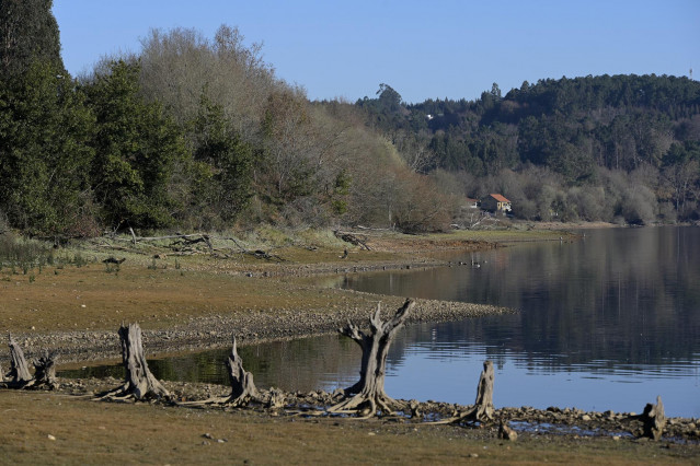 Embalse de Abegondo-Cecebre, a 9 de febrero de 2022, en Cambre, A Coruña, Galicia (España). El embalse de Abegondo-Cecebre tiene un índice actual de ocupación del 58,75 % cuando el máximo permitido en invierno es del 60%. La Xunta ha declarado el estado d