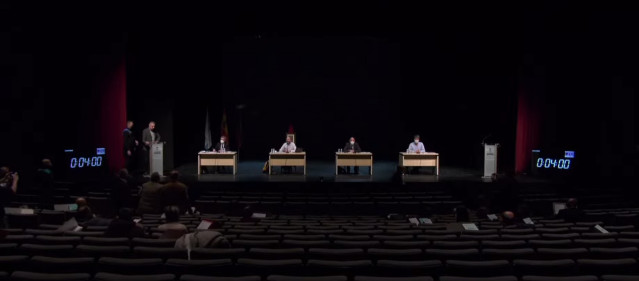 Momento do pleno do Concello de Ourense no que foi expulsado o portavoz do BNG, Luís Seara, nun encontrón co alcalde, Gonzalo Pérez Jácome