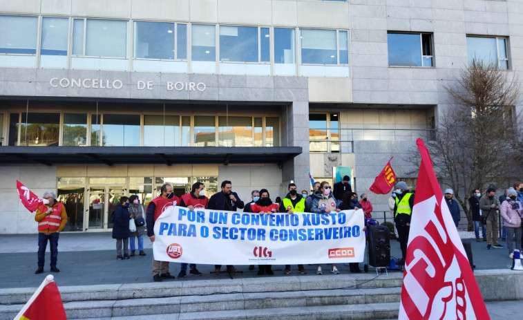 Feicopesca contraataca a los sindicatos y los tres días de huelga en marzo y baraja un cierre patronal​ de la conserva