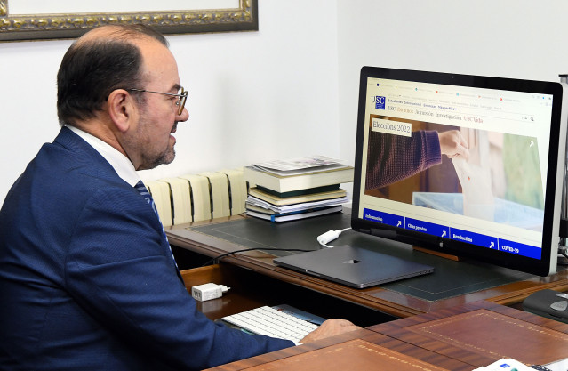 Archivo - El catedrático Antonio López opta a la reelección como rector de la USC