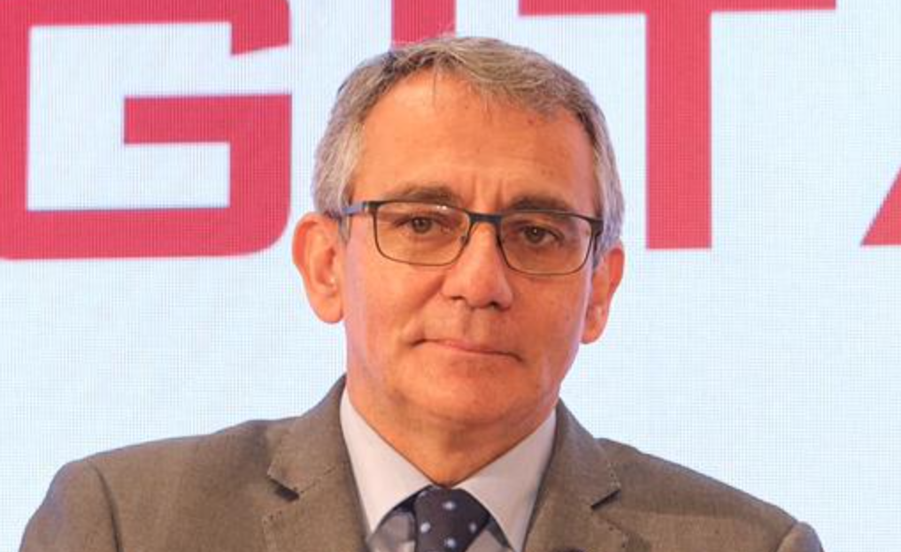 Alberto Martu00ednez de Red es durante su presentaciu00f3nd de Kit Digital en la Cidade da Cultura de Santiago