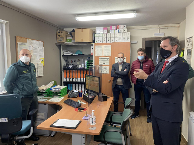 El delegado del Gobierno, José Miñones, visita Corcubión.