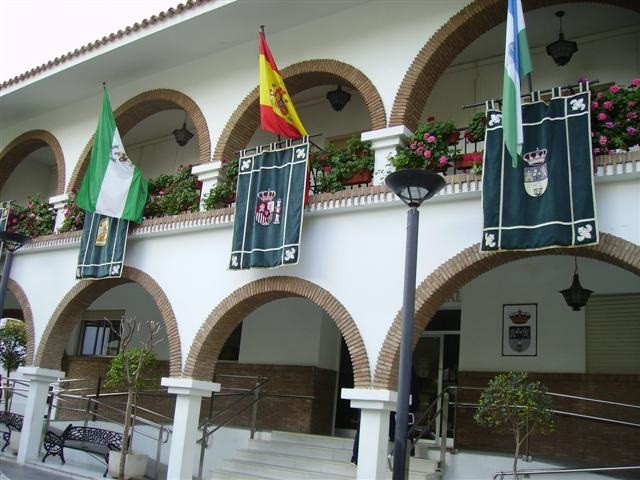 Archivo - Fachada del Ayuntamiento de Lepe.