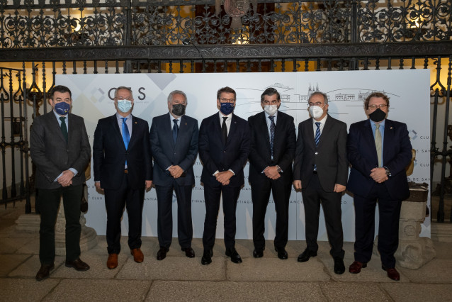 El presidente de la Xunta, Alberto Núñez Feijóo, participa en la entrega del IX Premio de Excelencia Empresarial del Club Financiero de Santiago