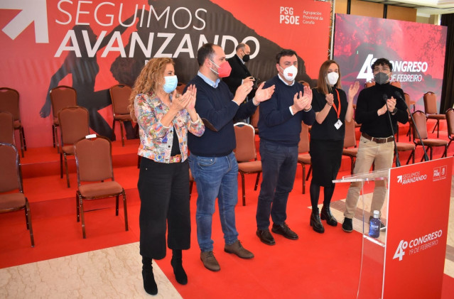 La presidenta del PSdeG, Carmela Silva; el alcalde de Pontedeume y líder provincial, Bernardo Fernández; el secretario xeral del PSdeG, Valentín González Formoso; y la diputada autonómica Noa Díaz, quien compitió en primarias con Bernardo Fernández
