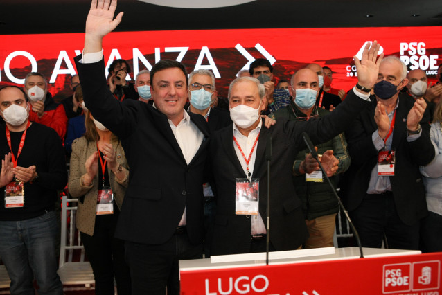 El secretario xeral del PSdeG, Valentín González Formoso, y el presidente de la Diputación de Lugo, José Tomé, en el IV Congreso provincial de Lugo