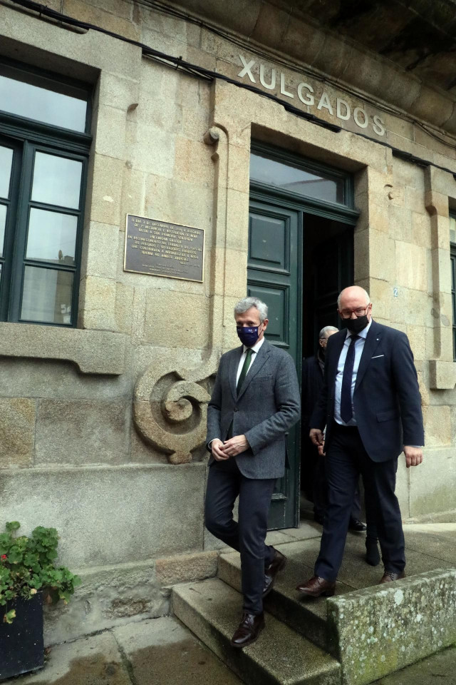 El vicepresidente primero de la Xunta, Alfonso Rueda, visita los juzgados de Noia (A Coruña).