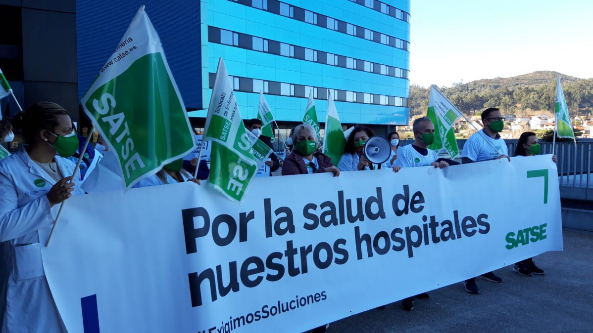 Protesta de SATSE frente al Hospital Álvaro Cunqueiro de Vigo