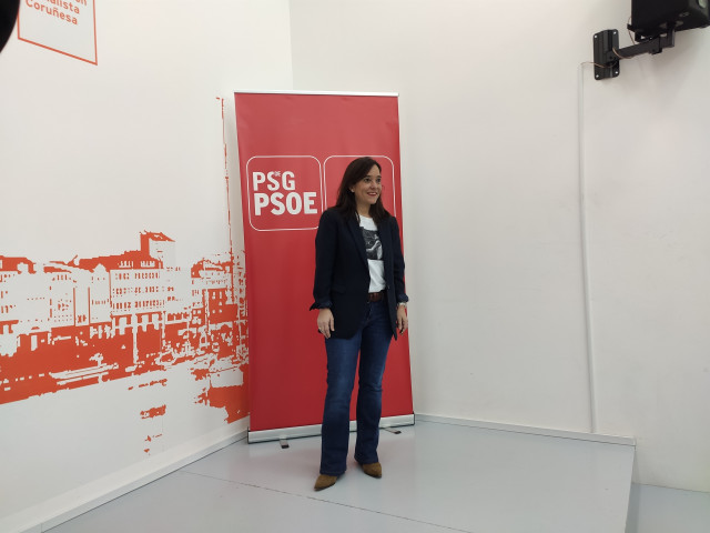 La alcaldesa de A Coruña, Inés Rey, ha presentado su candidatura a la secretaría general del PSOE local