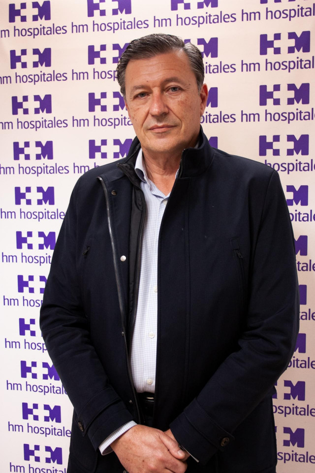 Doctor Mena del Río , reconocido como el mejor cirujano general y digestivo de España