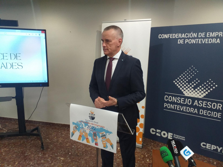 La patronal de Pontevedra pide a Feijóo que compatibilice el PP y la Xunta y teme que un parón en la recuperación