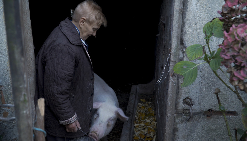 JULIA FINAL 20210913 A TOPE 013 STILLS.00 06 23 06.Still016