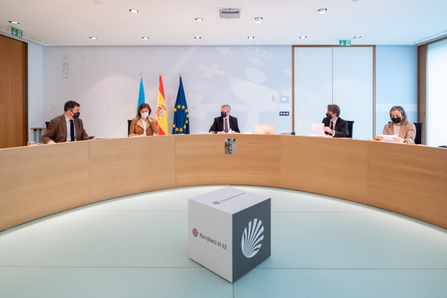 El vicepresidente primero de la Xunta, Alfonso Rueda, preside la reunión semanal del Consello de la Xunta