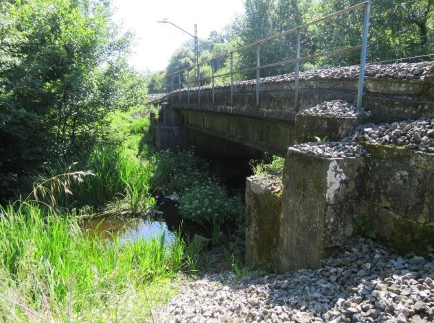 Puente Arroyo Neiras en el tramo Ourense-Monforte de Lemos.