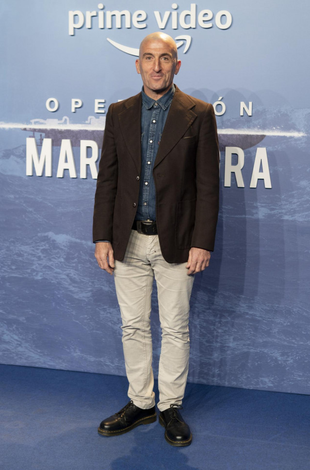 Uno de los actores del reparto posa en la premiere del estreno de la película  ‘Operación Marea Negra’ en los cines Capitol, a 22 de febrero de 2022, en Madrid (España). La película sigue la historia real del primer narcosubmarino interceptado en Europa q