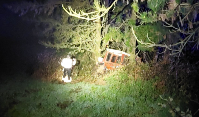 Accidente de tractor agrícola. Un hombre de 56 años muere al despeñarse por una colina cuando iba a atender ganado