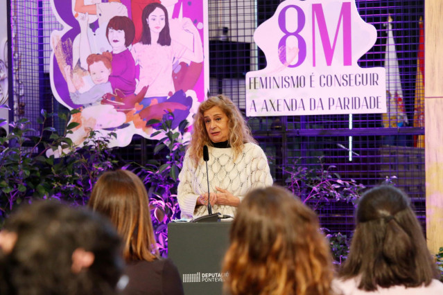 La presidenta de la Diputación de Pontevedra, Carmela Silva, presenta actos por el 8M