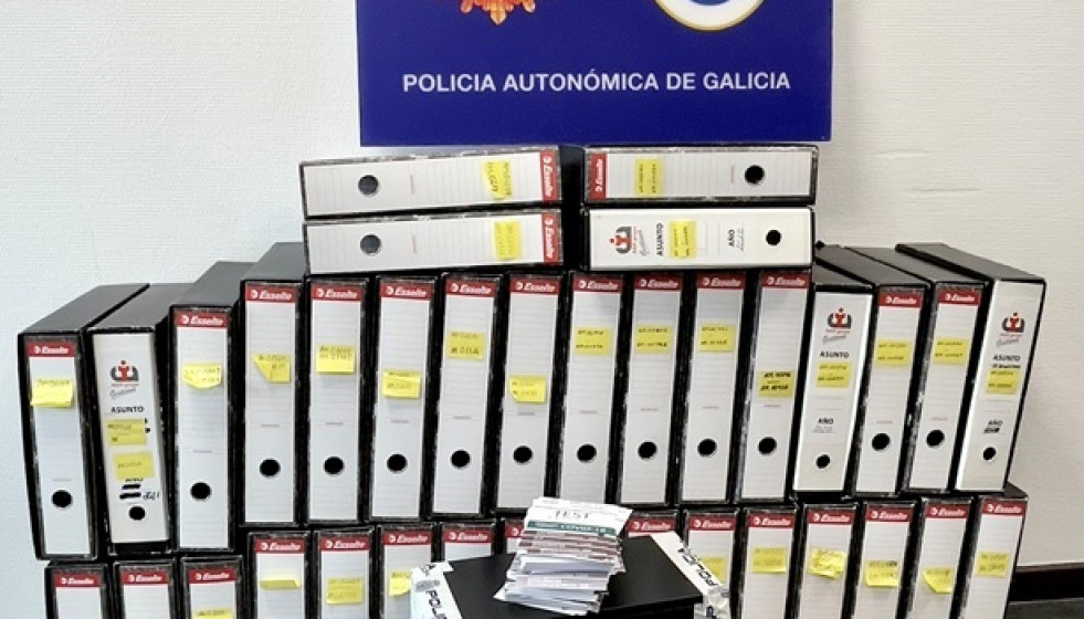 Material intervenido por la Policía Autonómicas a una organización que proporcionaba certificados falsos de PCR y antígenos.