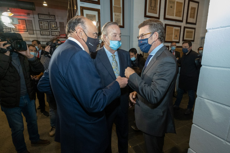 Feijóo apunta a que intentará liderar el PP de España y da entender que no dejará la Xunta por ahora